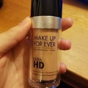 EUC MAKE UP FOR EVER Ultra HD foundation in R330